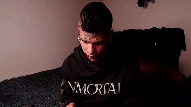 Snapshot of black_firex chatting on October 4, 2025, 5:25 pm black firex online show from October 4, 2025, 5:25 pm