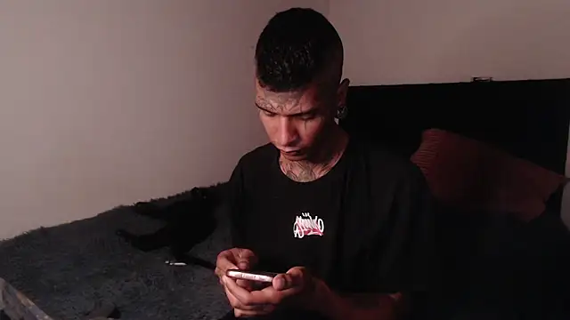 Snapshot of black_firex chatting on September 28, 2025, 8:05 pm black firex online show from September 28, 2025, 8:05 pm