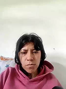 Snapshot of Raven_Rouge_ chatting on September 24, 2025, 1:17 pm Raven Rouge online show from September 24, 2025, 1:17 pm