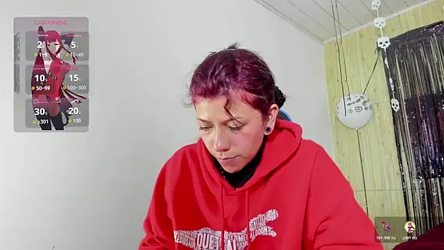 Snapshot of Raven_Rouge_ chatting on November 3, 2025, 11:30 pm Raven Rouge online show from November 3, 2025, 11:30 pm