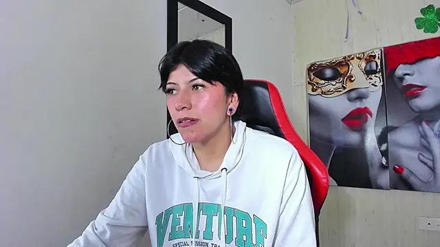 Snapshot of Raven_Rouge_ chatting on September 20, 2025, 4:50 am Raven Rouge online show from September 20, 2025, 4:50 am