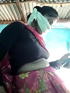 Hot-qwer online show from December 23, 2025, 10:25 am