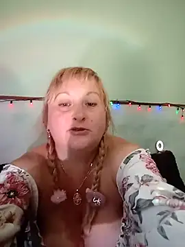 Snapshot of XHelenaX90 chatting on September 24, 2025, 9:05 am XHelenaX90 online show from September 24, 2025, 9:05 am