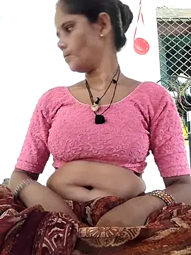 Hot-ilaiy online show from September 25, 2025, 3:56 am