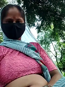 Hot-ilaiy online show from September 21, 2025, 3:44 am