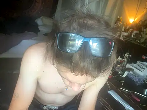 XanderOzzz online show from October 2, 2025, 2:09 pm