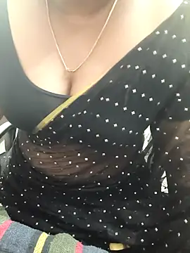 Snapshot of Tamil-rami chatting on November 9, 2025, 10:19 am Tamil-rami online show from November 9, 2025, 10:19 am