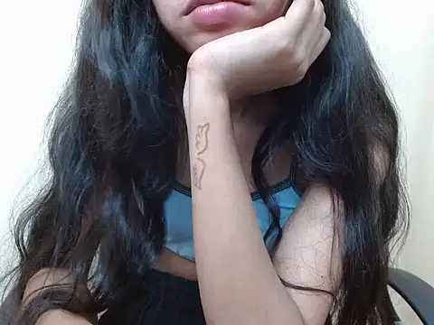 Snapshot of smallcuute chatting on September 17, 2025, 10:34 pm smallcuute online show from September 17, 2025, 10:34 pm