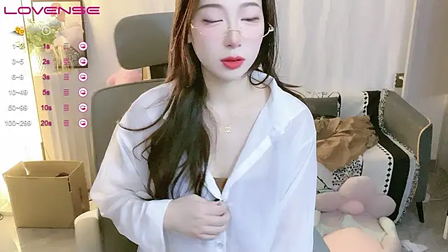 A SR 001 online show from October 9, 2025, 1:22 pm