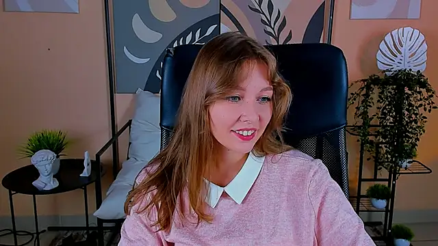 VivianGutierrez online show from September 17, 2025, 9:44 am