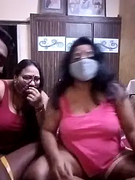 LoveOnStream online show from February 13, 2026, 1:11 pm