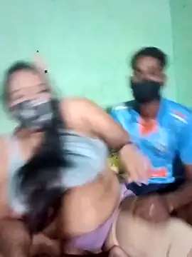 LoveOnStream online show from October 13, 2025, 3:35 pm