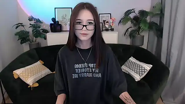 Snapshot of BlackEyesGirl chatting on October 8, 2025, 6:26 am BlackEyesGirl online show from October 8, 2025, 6:26 am