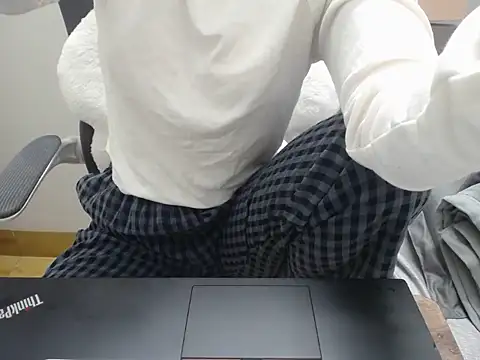 Snapshot of Lamoon_2k chatting on October 27, 2025, 2:56 am Lamoon 2k online show from October 27, 2025, 2:56 am