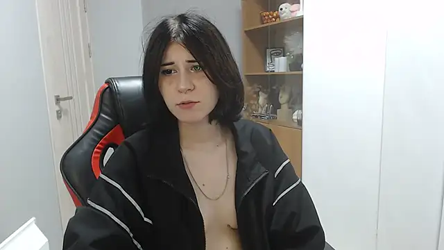 Snapshot of TinaQuiin chatting on September 29, 2025, 8:10 am TinaQuiin online show from September 29, 2025, 8:10 am