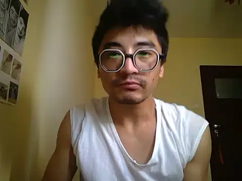 Lokomo32 online show from May 9, 2026, 3:26 pm