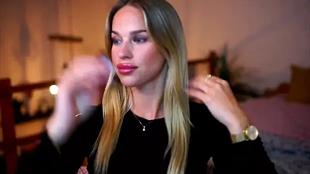 Emilyvanroessel online show from November 19, 2025, 5:35 pm