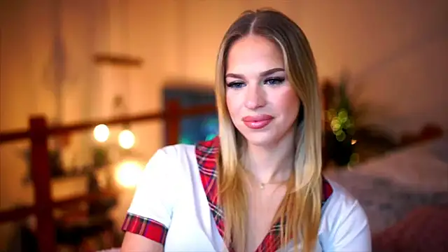 Emilyvanroessel online show from November 2, 2025, 7:41 pm