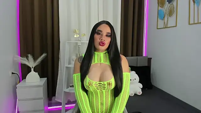 Snapshot of Malia_Nicole chatting on September 23, 2025, 7:21 pm Malia Nicole online show from September 23, 2025, 7:21 pm