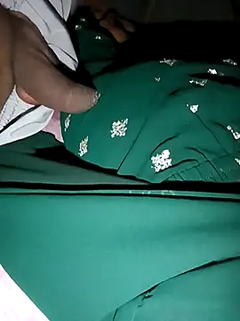 hot manishacpl online show from October 5, 2025, 5:36 pm