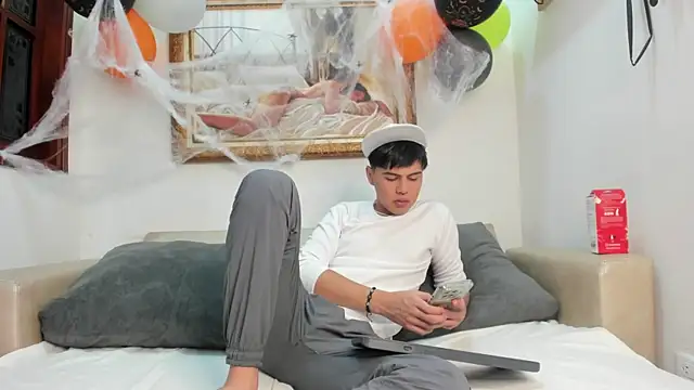 Snapshot of Felipe_Cold chatting on October 26, 2025, 3:40 am Felipe Cold online show from October 26, 2025, 3:40 am