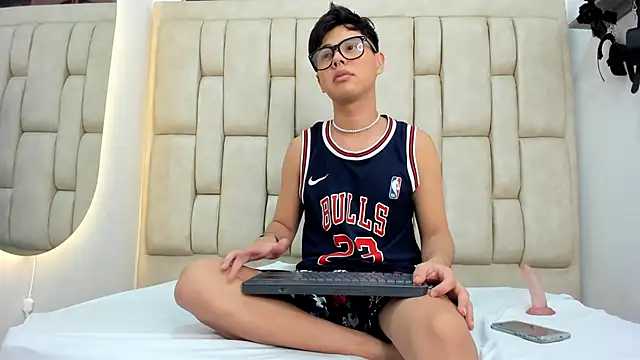 Snapshot of Felipe_Cold chatting on October 8, 2025, 2:13 am Felipe Cold online show from October 8, 2025, 2:13 am