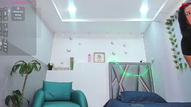 aurora tziu online show from February 14, 2026, 4:02 am