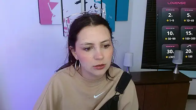 Snapshot of AlanaGarcia19 chatting on October 15, 2025, 11:51 am AlanaGarcia19 online show from October 15, 2025, 11:51 am