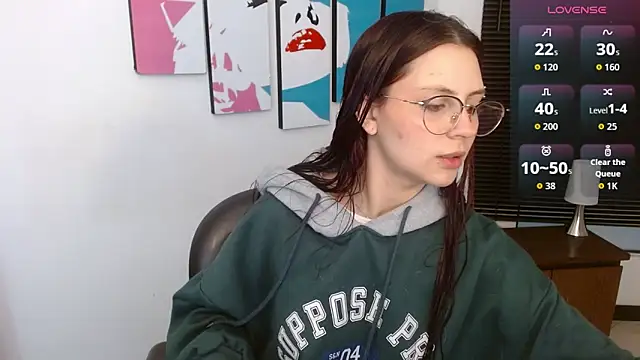 Snapshot of AlanaGarcia19 chatting on October 1, 2025, 11:25 am AlanaGarcia19 online show from October 1, 2025, 11:25 am