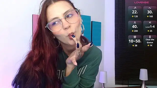 Snapshot of AlanaGarcia19 chatting on October 14, 2025, 11:55 am AlanaGarcia19 online show from October 14, 2025, 11:55 am