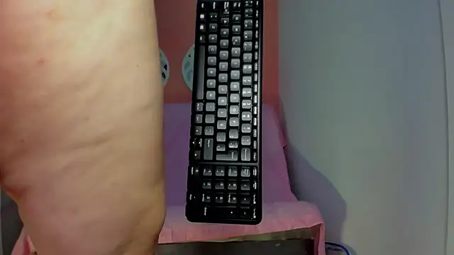 Snapshot of ThiccyLexxy chatting on November 1, 2025, 11:59 am ThiccyLexxy online show from November 1, 2025, 11:59 am