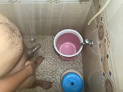 saumon3022 online show from April 13, 2026, 7:40 pm