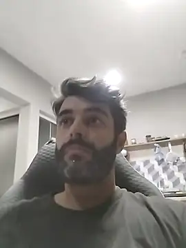 rafaelstorm90 online show from November 6, 2025, 11:42 pm