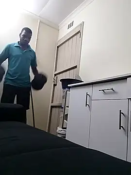 Snapshot of TmanZim2025 chatting on October 4, 2025, 6:42 pm TmanZim2025 online show from October 4, 2025, 6:42 pm