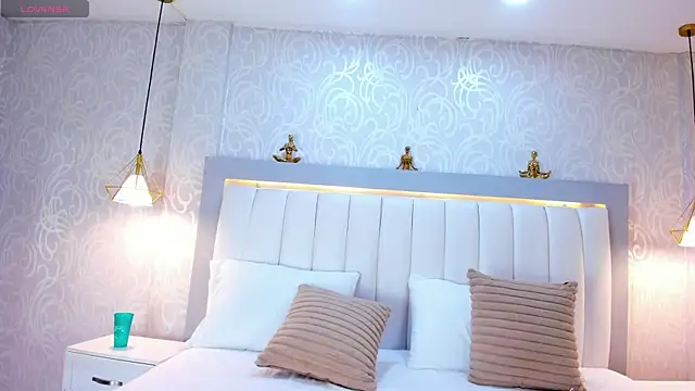 Snapshot of LinaLanm chatting on September 25, 2025, 4:07 am LinaLanm online show from September 25, 2025, 4:07 am