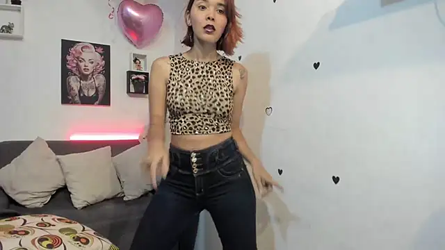 anastasia tuya online show from April 3, 2026, 1:23 am