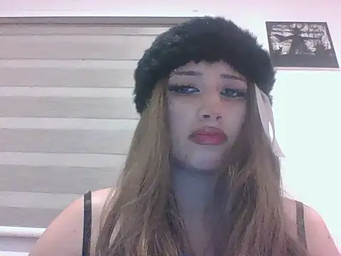 ckimiku online show from September 28, 2025, 4:41 am