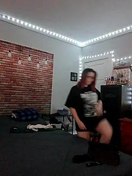 Snapshot of queenpeaches121 chatting on November 3, 2025, 11:47 am queenpeaches121 online show from November 3, 2025, 11:47 am