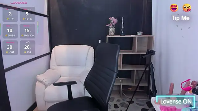 Snapshot of ThaliaBrooks_ chatting on October 31, 2025, 4:31 am ThaliaBrooks  online show from October 31, 2025, 4:31 am