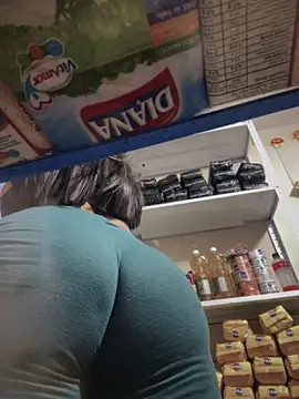 Snapshot of AlanaRouss chatting on October 5, 2025, 8:32 pm AlanaRouss online show from October 5, 2025, 8:32 pm