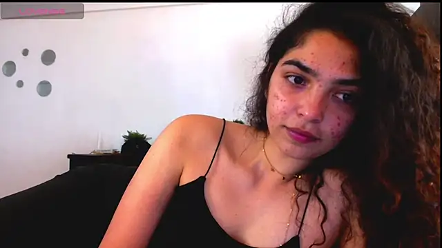 Snapshot of Ariagal chatting on September 15, 2025, 6:41 pm Ariagal online show from September 15, 2025, 6:41 pm