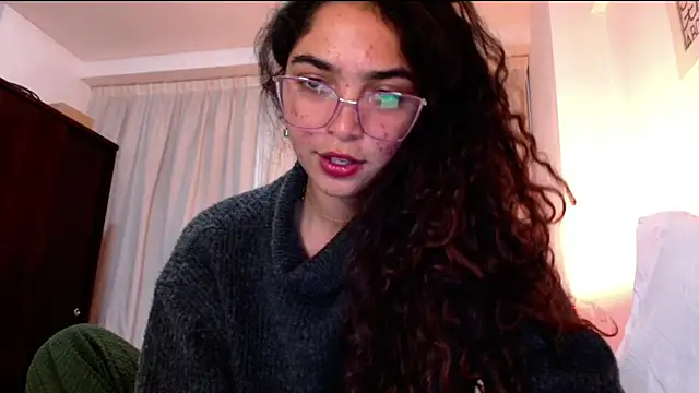 Snapshot of Ariagal chatting on September 17, 2025, 9:17 pm Ariagal online show from September 17, 2025, 9:17 pm