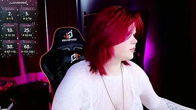 fillisfox  online show from November 10, 2025, 11:04 am