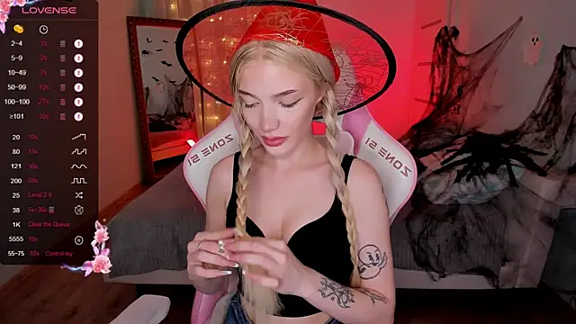 Snapshot of AnyaTaylor_ chatting on October 30, 2025, 8:23 am AnyaTaylor  online show from October 30, 2025, 8:23 am