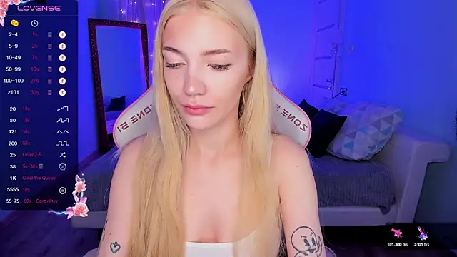 Snapshot of AnyaTaylor_ chatting on October 18, 2025, 2:02 am AnyaTaylor  online show from October 18, 2025, 2:02 am