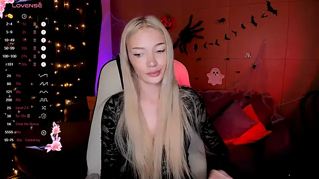 Snapshot of AnyaTaylor_ chatting on October 29, 2025, 6:01 am AnyaTaylor  online show from October 29, 2025, 6:01 am