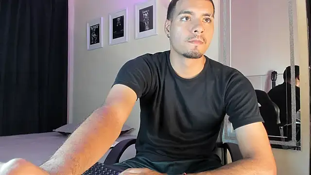 TeamPorn 19 online show from January 5, 2026, 8:23 pm