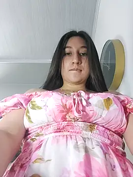 Snapshot of LunaBaby- chatting on September 24, 2025, 11:17 am LunaBaby- online show from September 24, 2025, 11:17 am