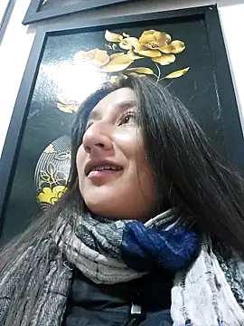 Snapshot of LunaBaby- chatting on September 18, 2025, 11:13 am LunaBaby- online show from September 18, 2025, 11:13 am