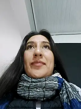 Snapshot of LunaBaby- chatting on September 19, 2025, 11:25 am LunaBaby- online show from September 19, 2025, 11:25 am